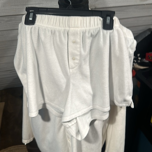 Victoria’s Secret sleep set - Picture 4 of 4